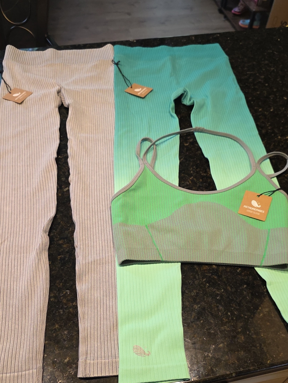 Seamless Ribbed Crop Sports Bra - Mint & Grey